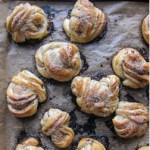 Kardemummabullar mit Sauerteig