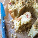 Pudding-Streuselschneckenkuchen mit Rhabarber