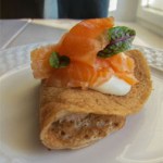 Sauerteigblinis mit gebeizter Lachs