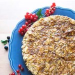 Toscakaka – Schwedischer Mandelkaramellkuchen mit Beeren